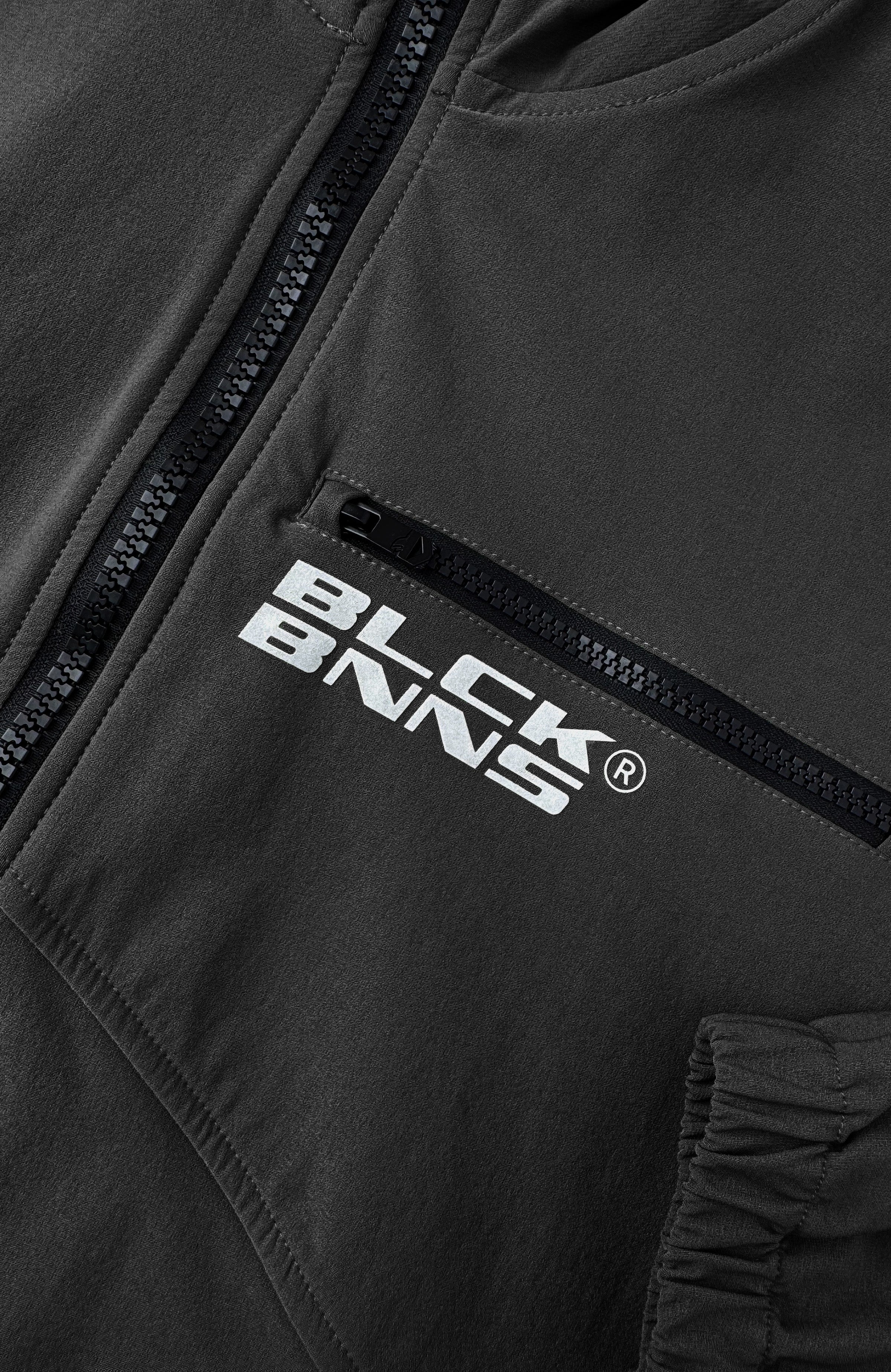 INITIAL TECH JACKET | Negro