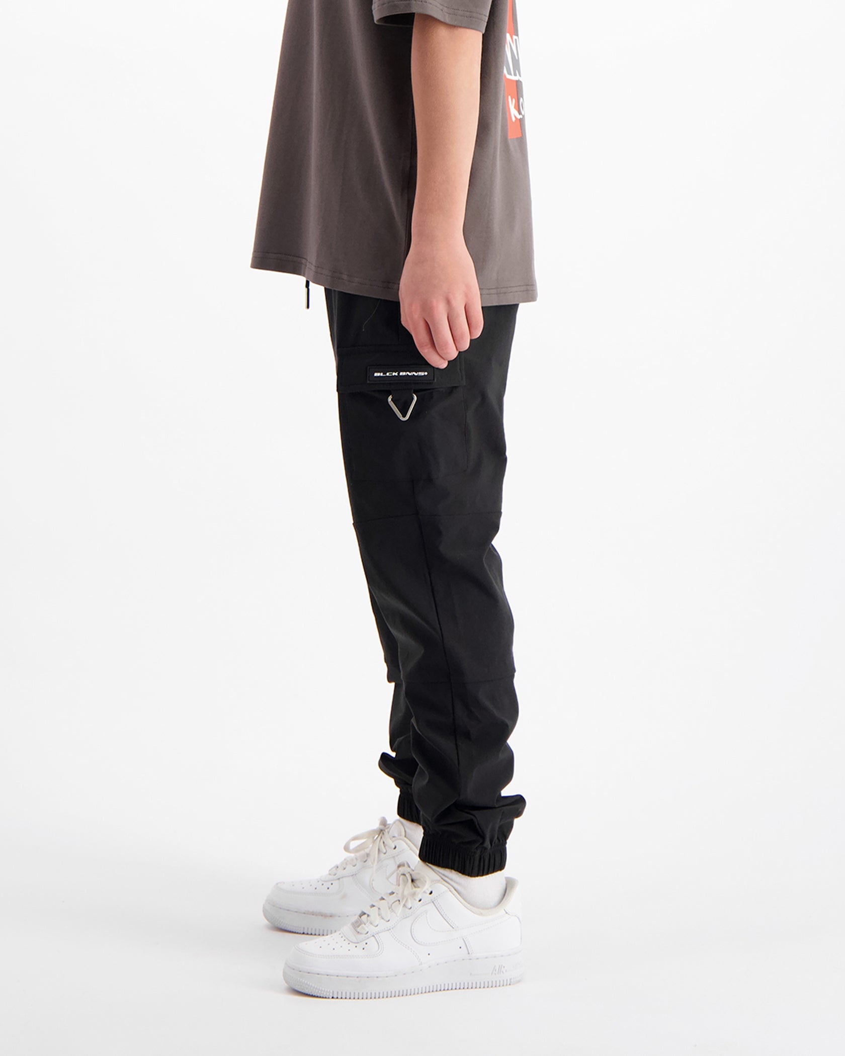 PANTALÓN CARGO KIDS PLATE | Negro