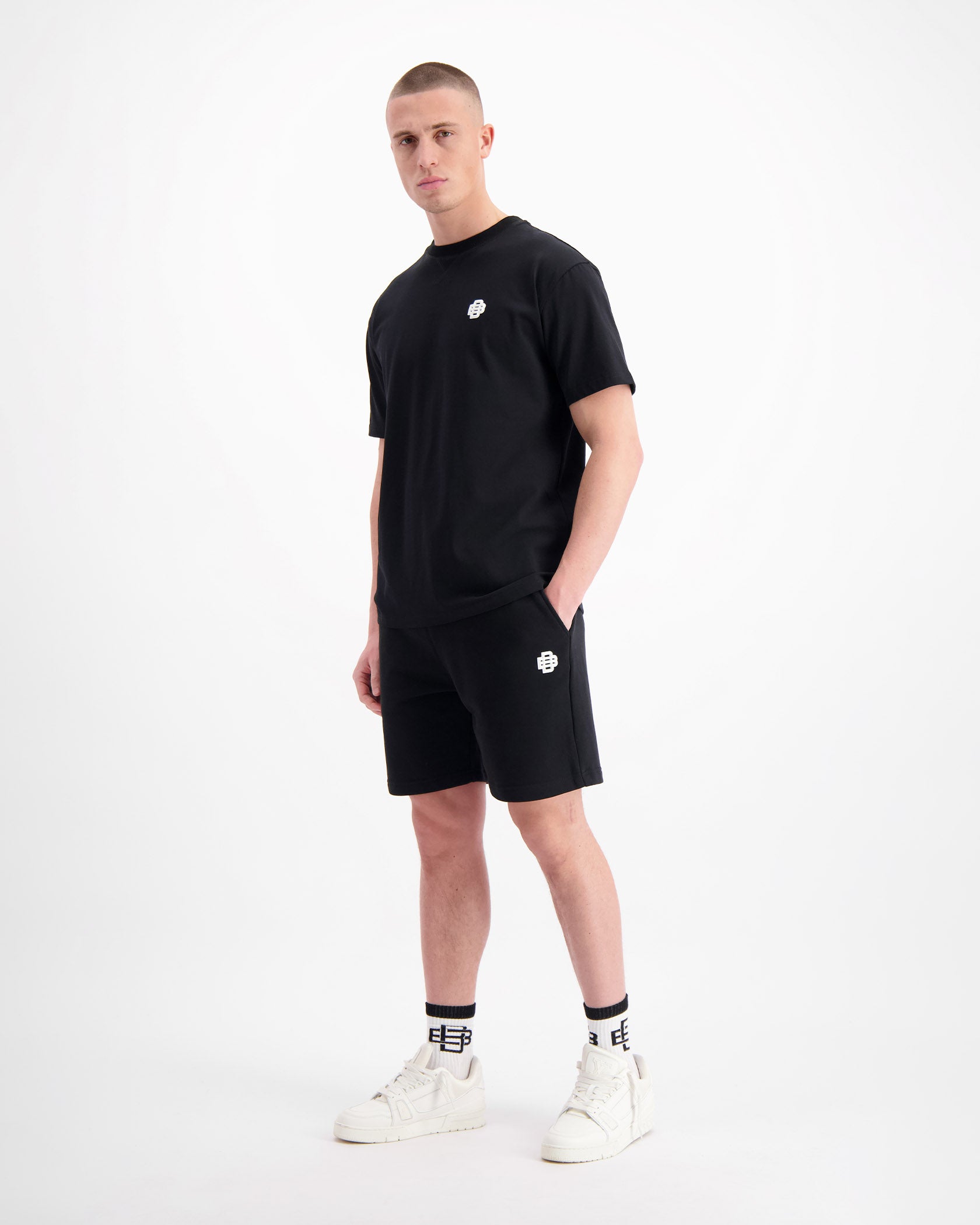 MONO RELAX SWEATSHORTS | Negro