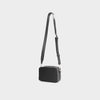 INITIAL SHOULDERBAG | Negro