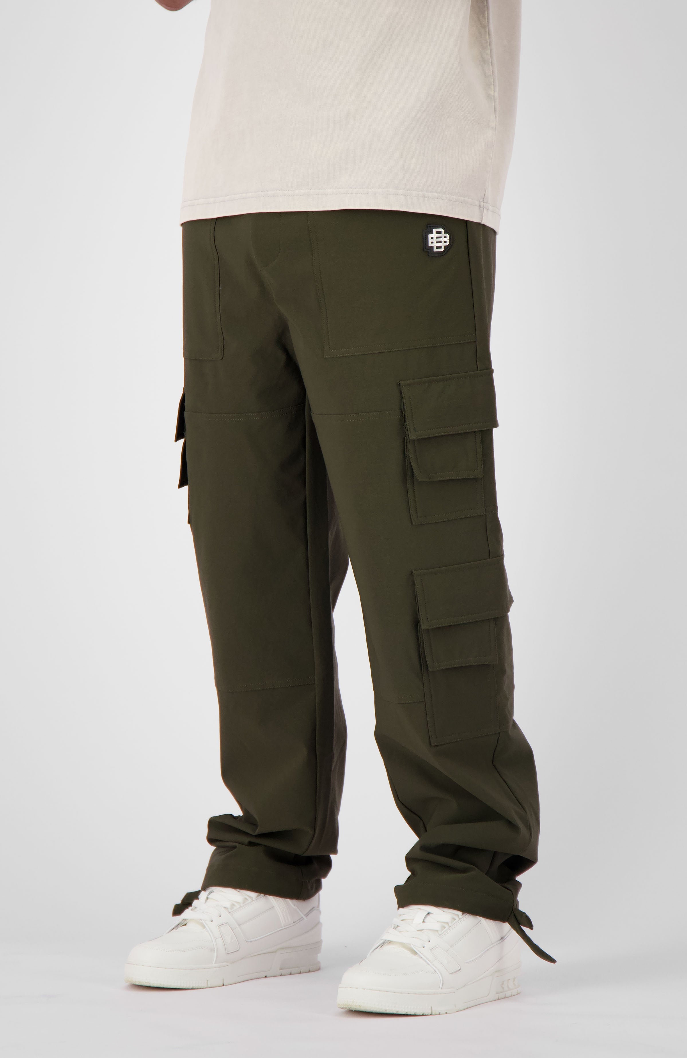 MONOGRAM PANTALÓN TECH CARGO | Verde Musgo