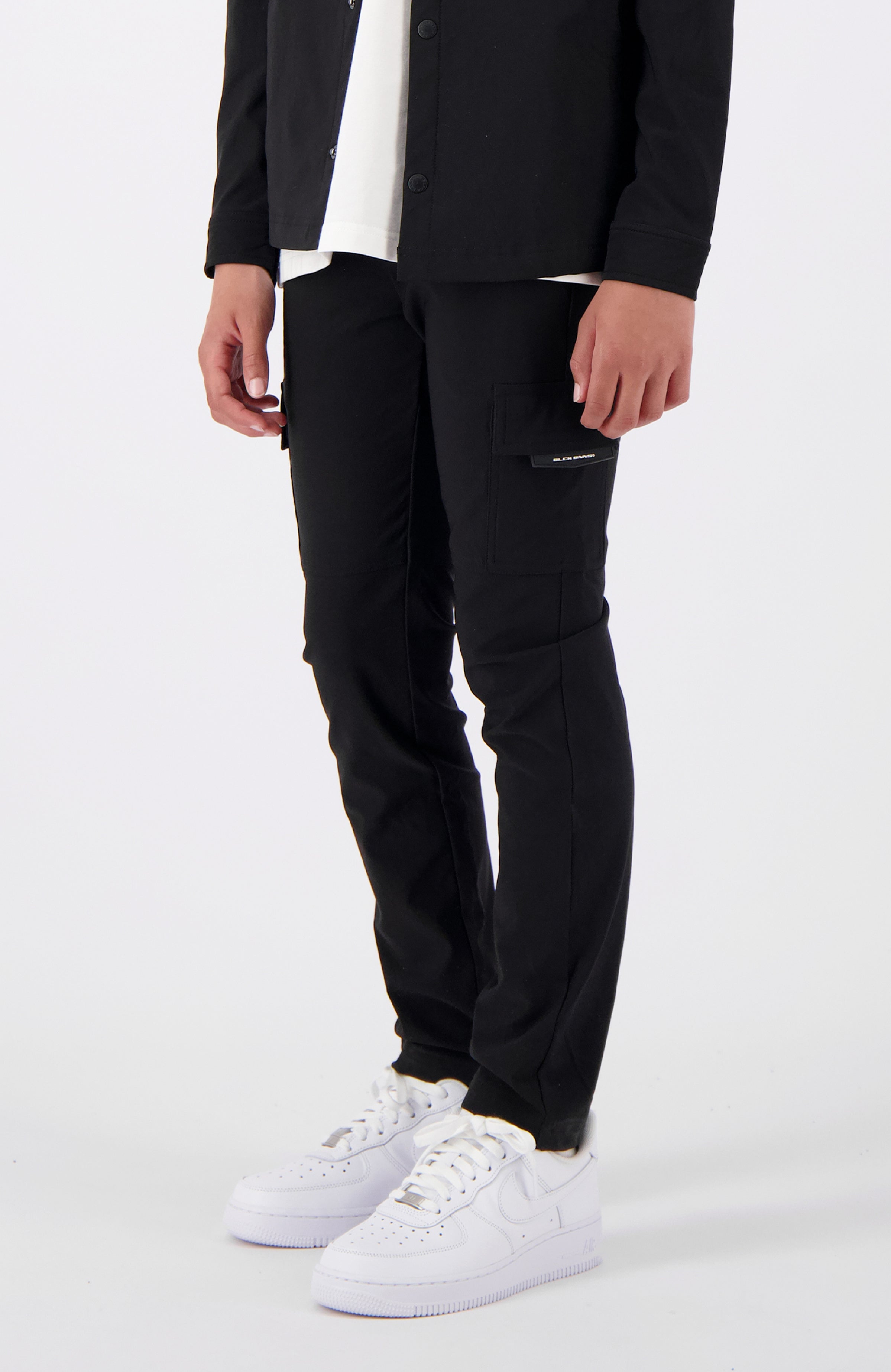 JR. TECH CARGO PANTS | Negro