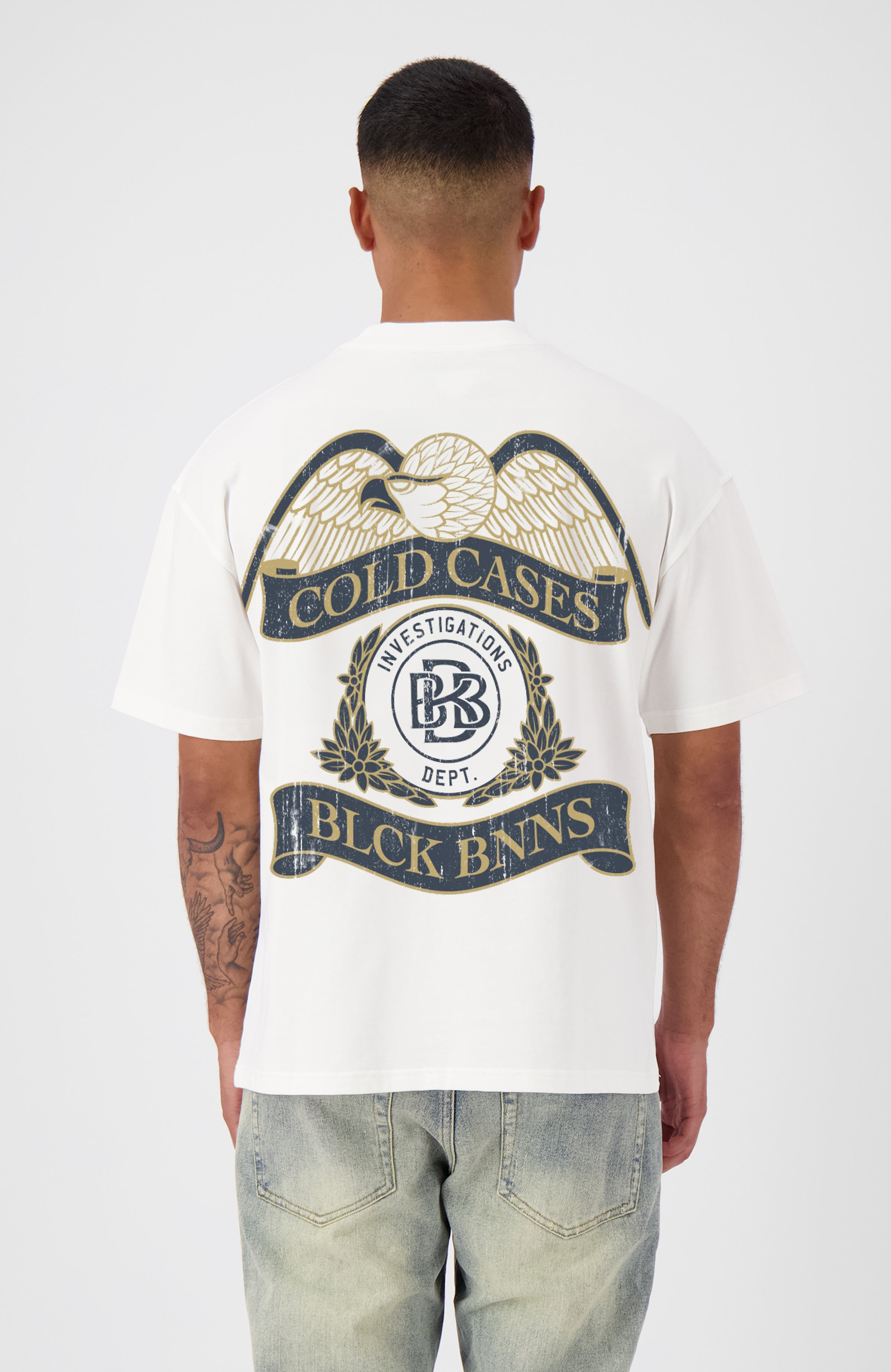 CAMISETA COLD CASES | Blanco hueso