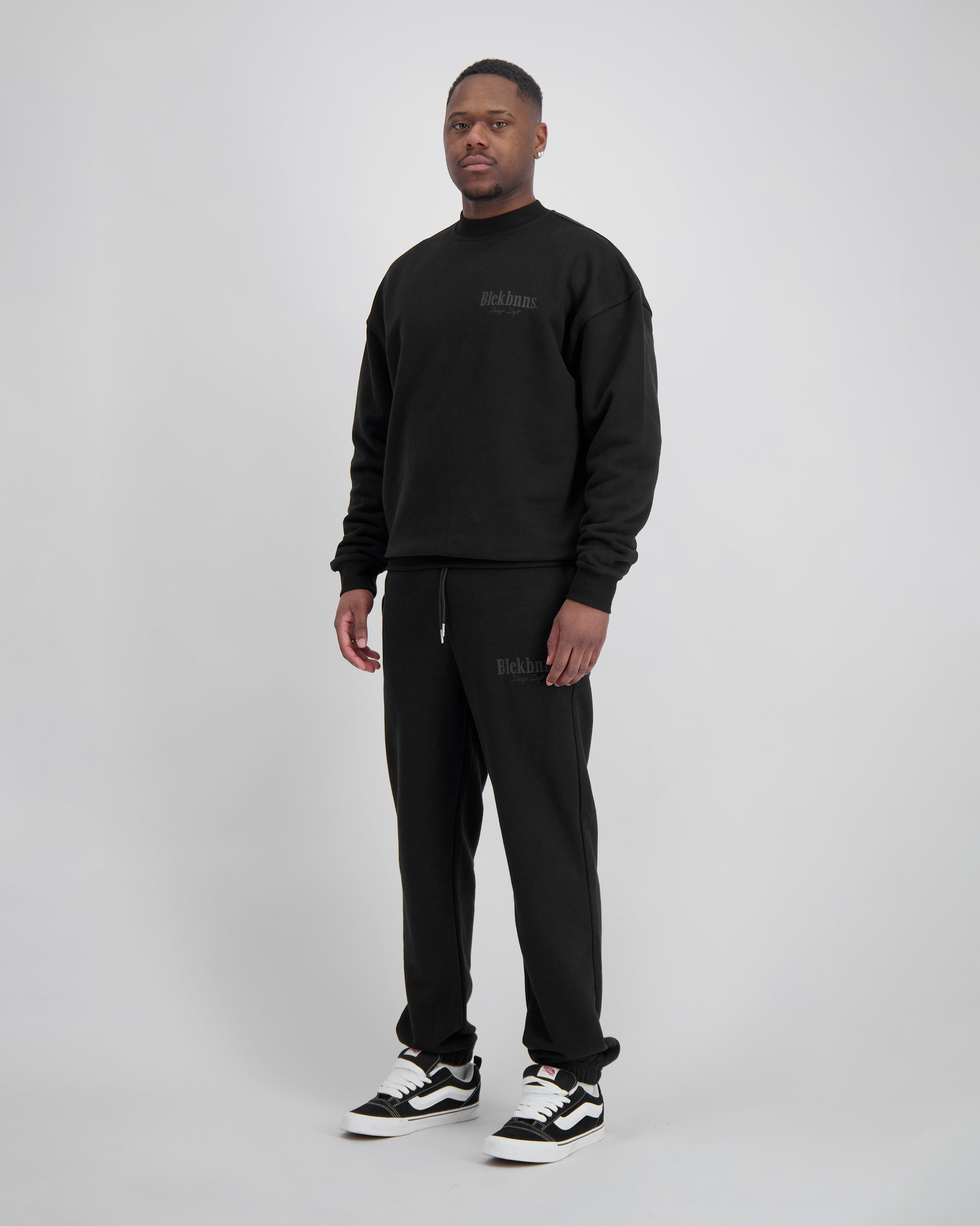 DEPARTAMENTO DE DISEÑO CREWNECK | Negro