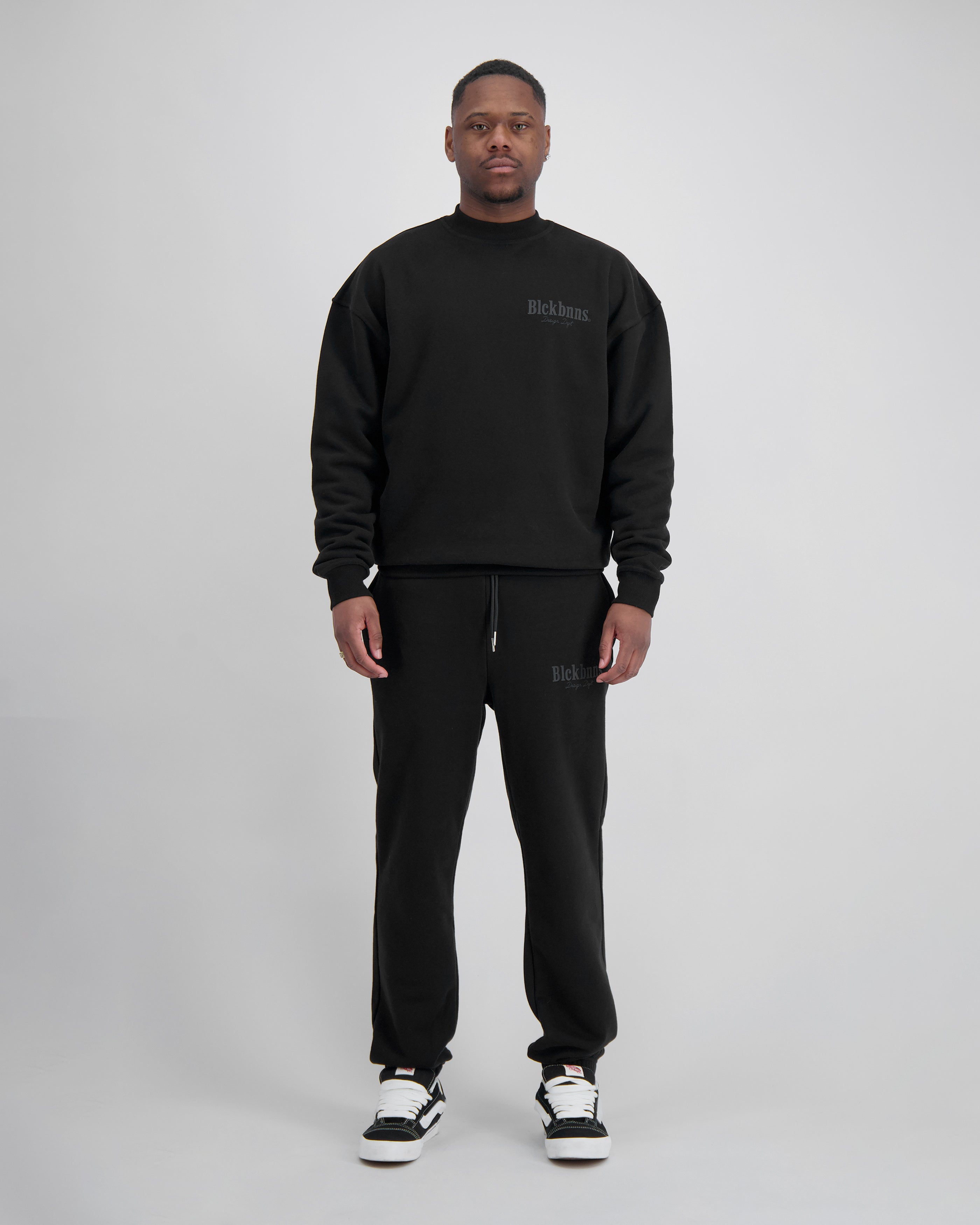 DEPARTAMENTO DE DISEÑO CREWNECK | Negro