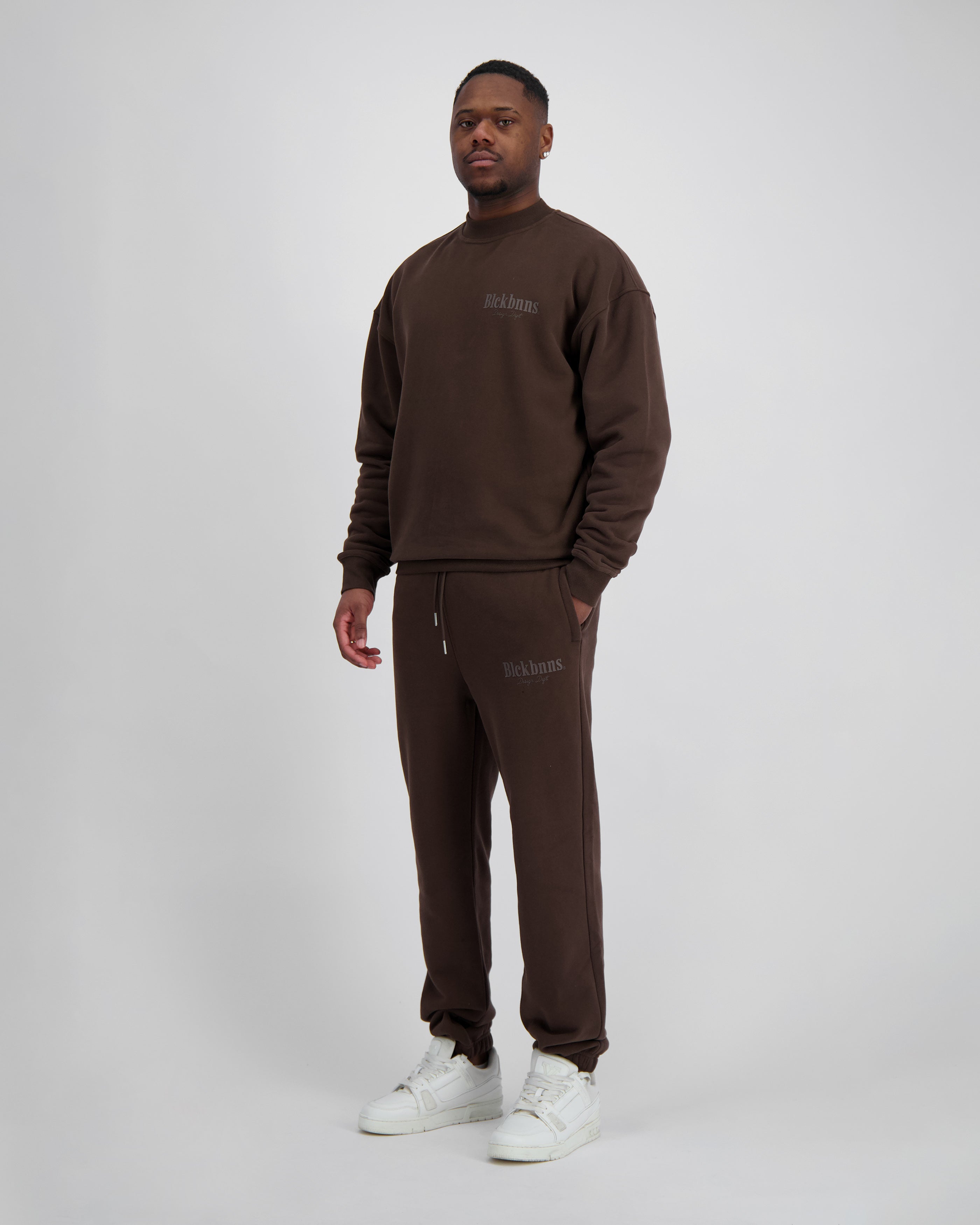 DEPARTAMENTO DE DISEÑO CREWNECK | Marrón