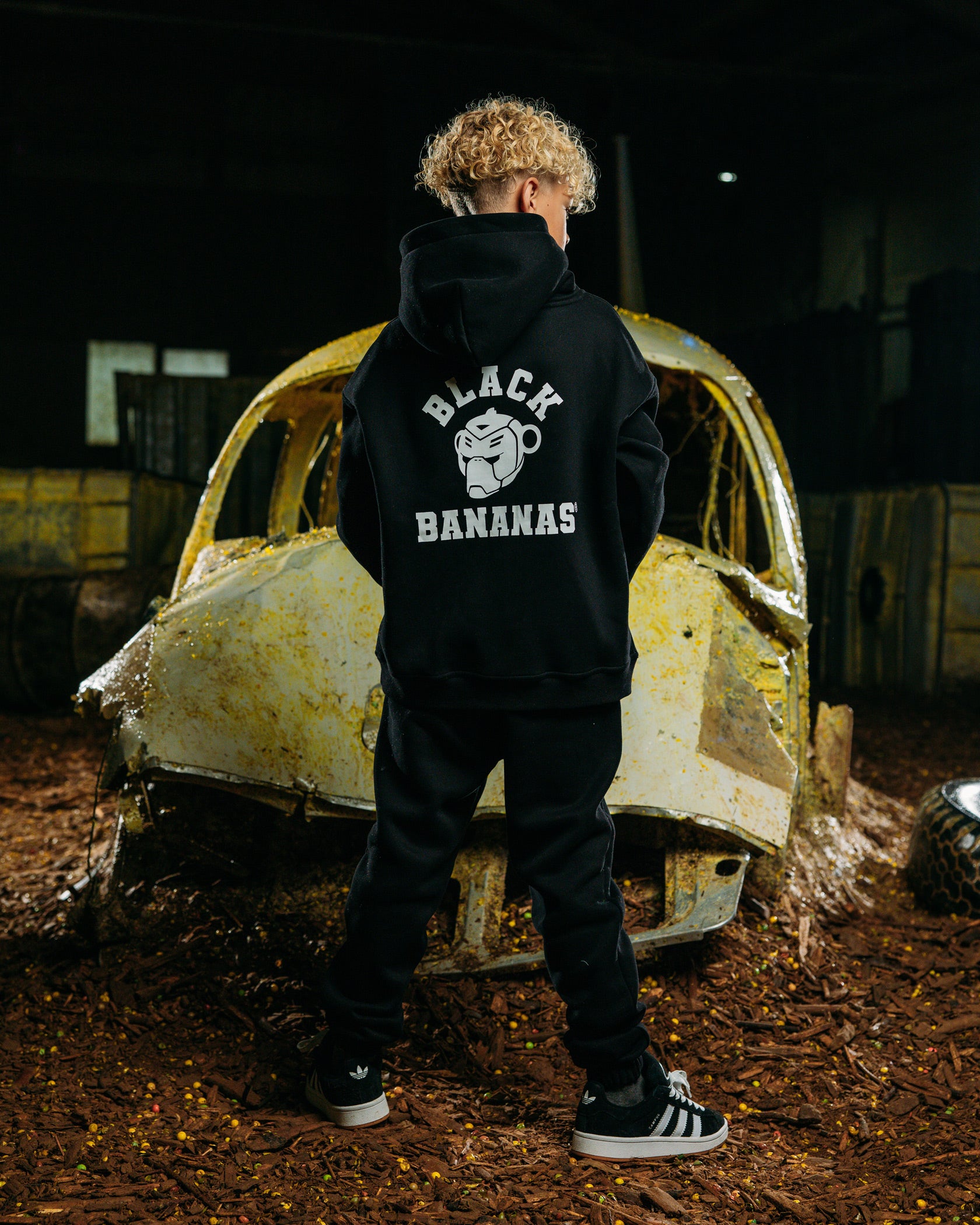 SUDADERA PARA NIÑOS VARSITY | Negra