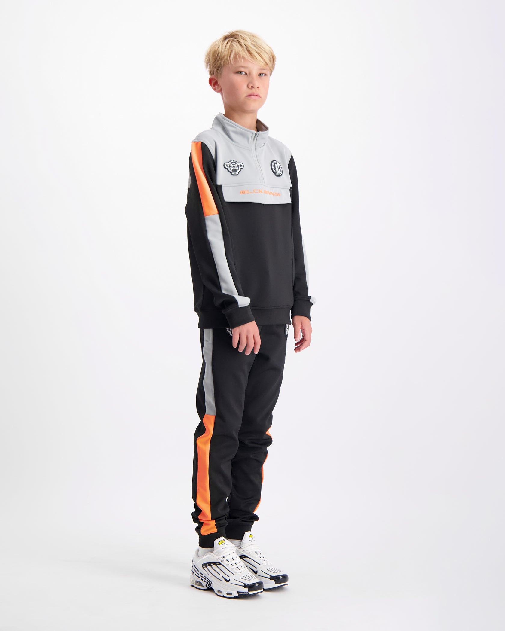 KIDS VICTORY TRACKSUIT | Negro