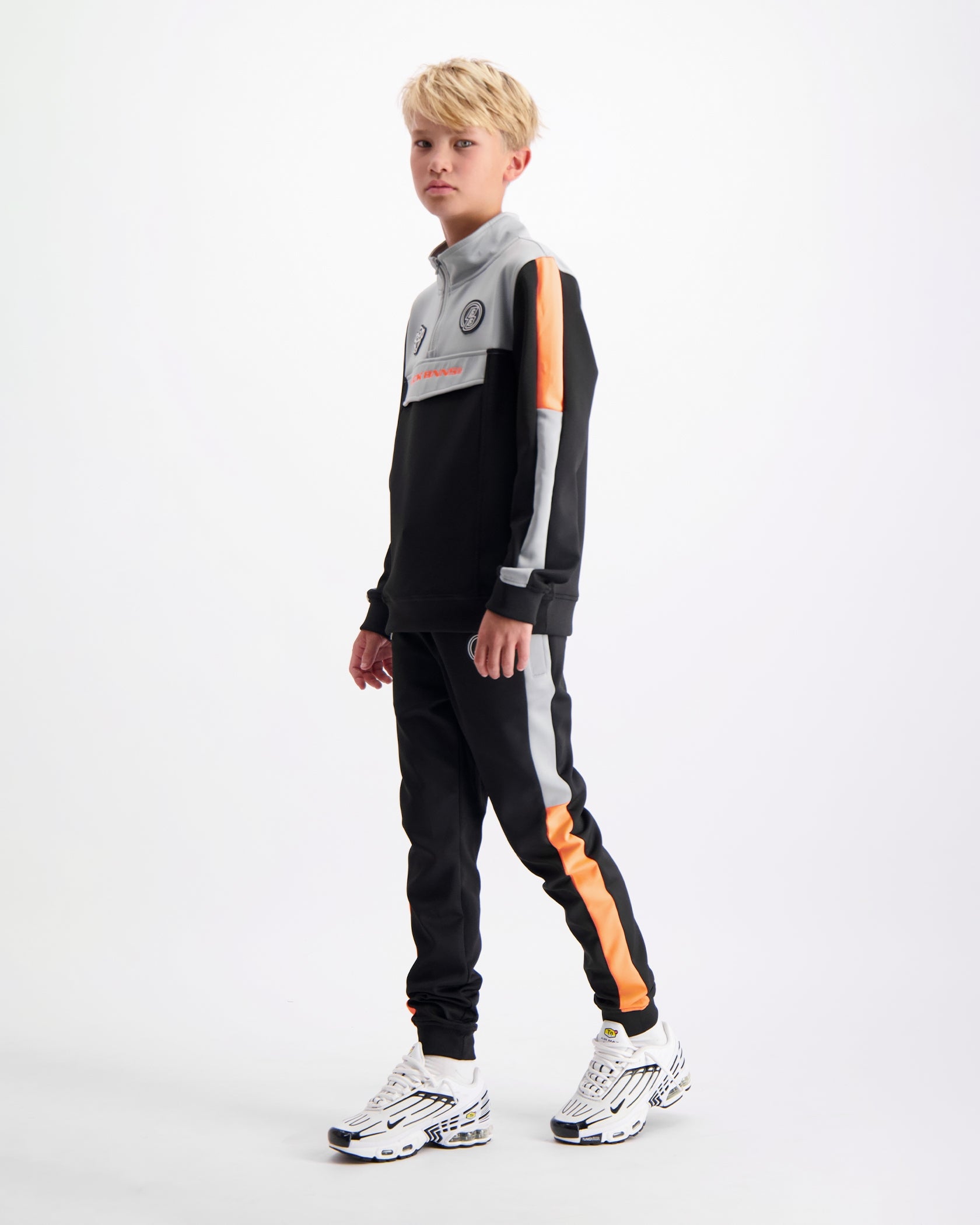 KIDS VICTORY TRACKSUIT | Negro
