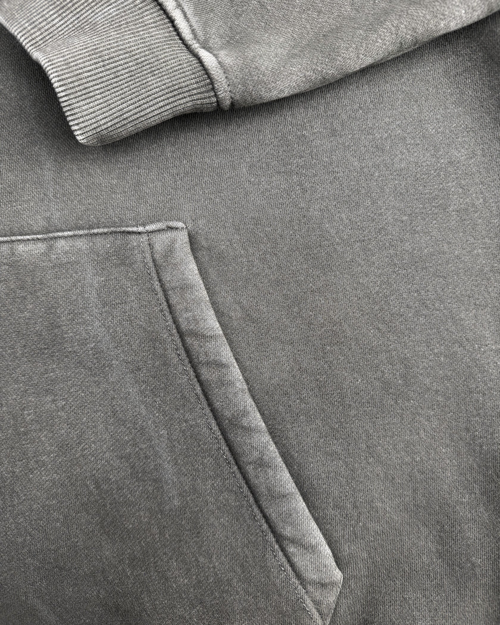 SUDADERA RIPPED ARCH | Negro Lavado