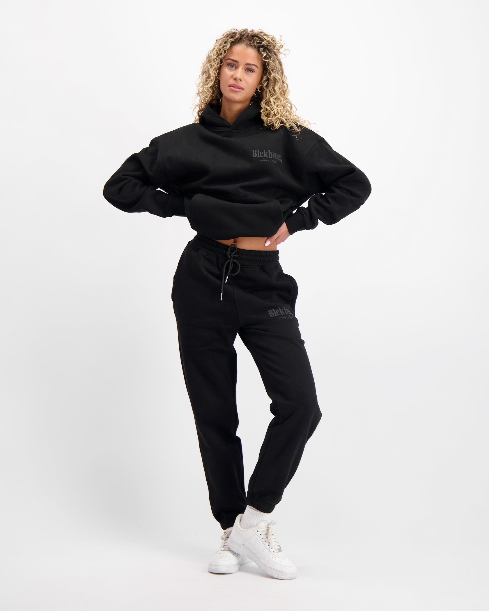 CONJUNTO DEPTO DE DISEÑO TRACKSUIT | Negro