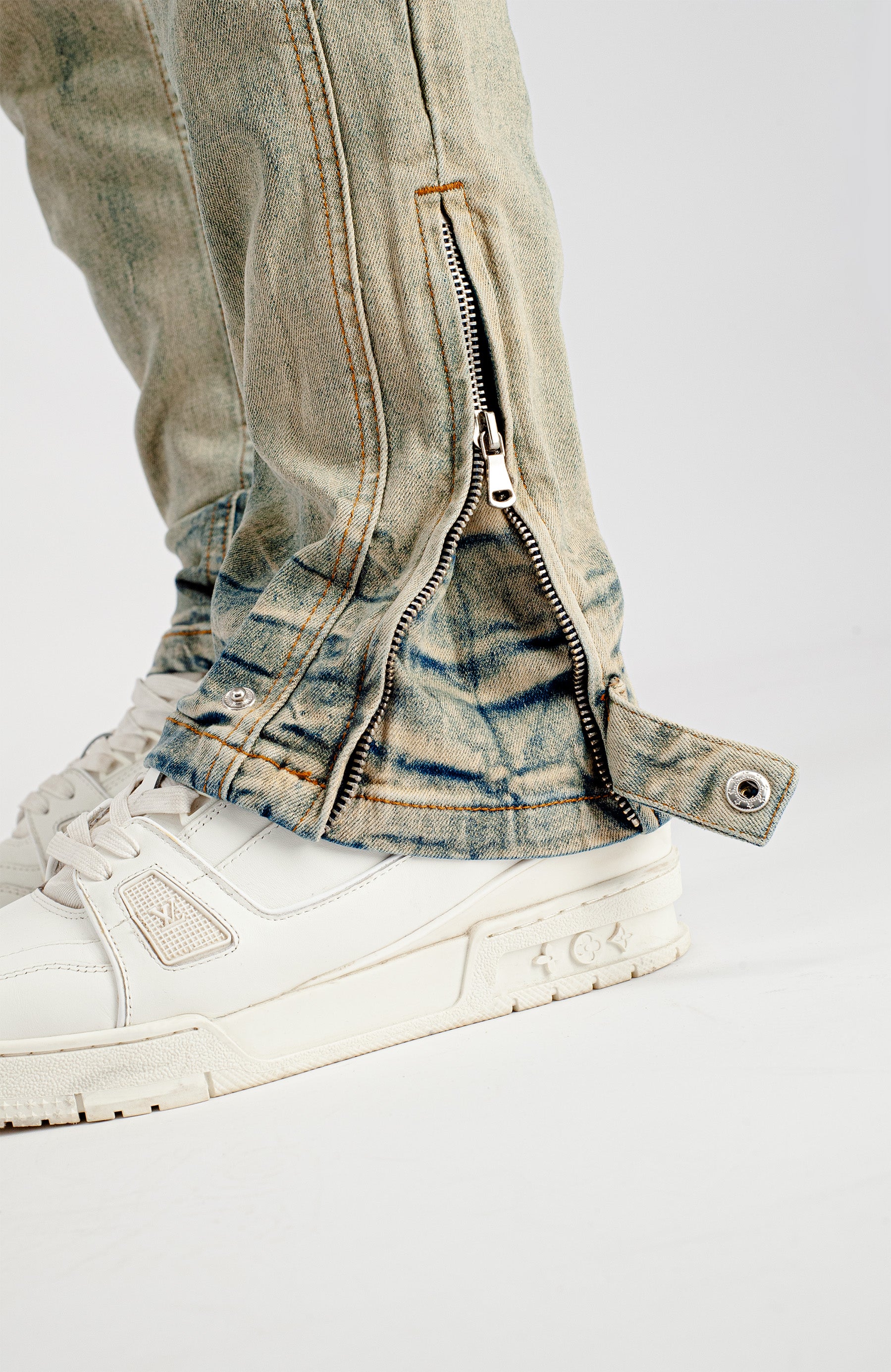 VAQUEROS DE CORTES ESTRECHOS | Azul