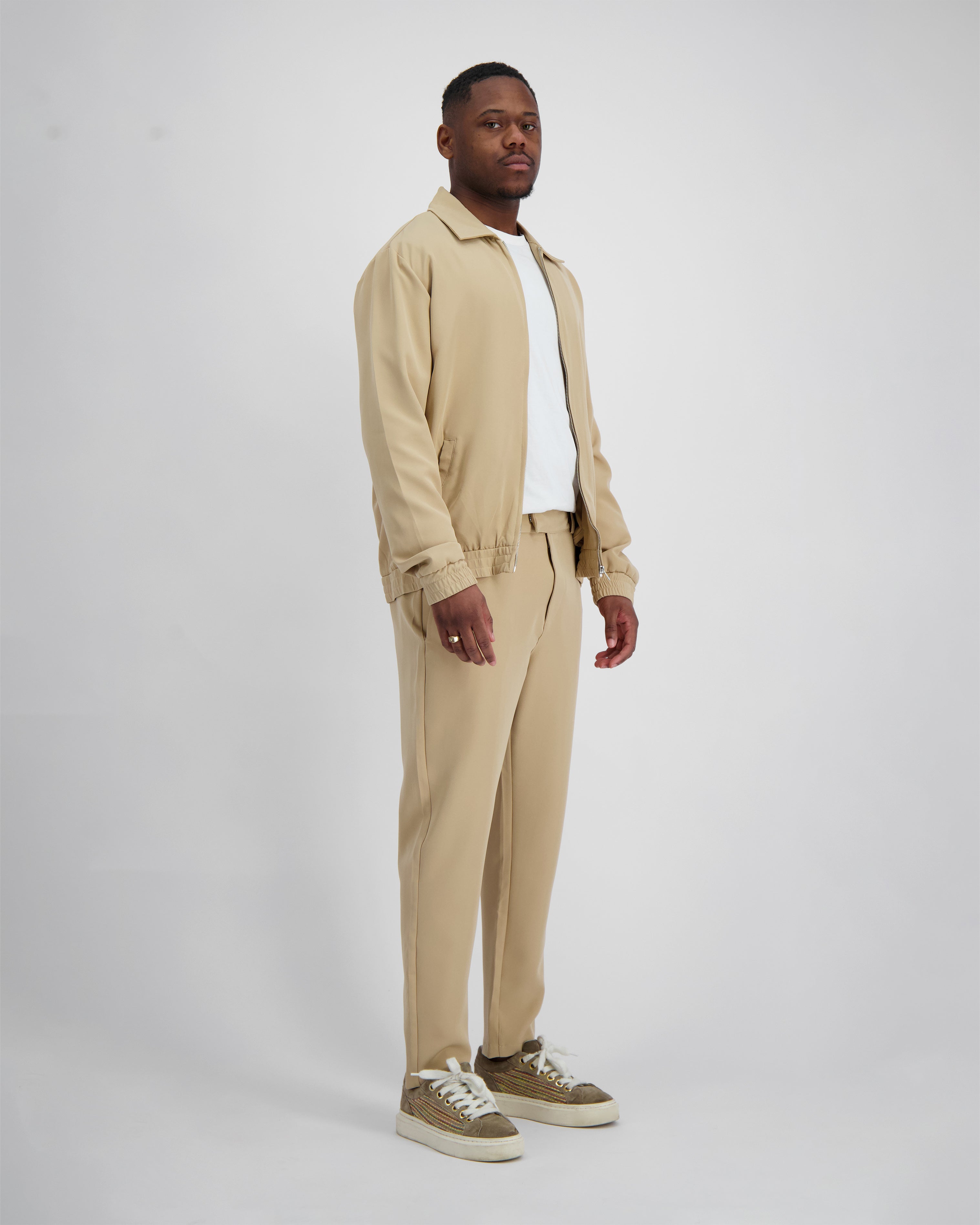 TRAJE TÉCNICO | Arena